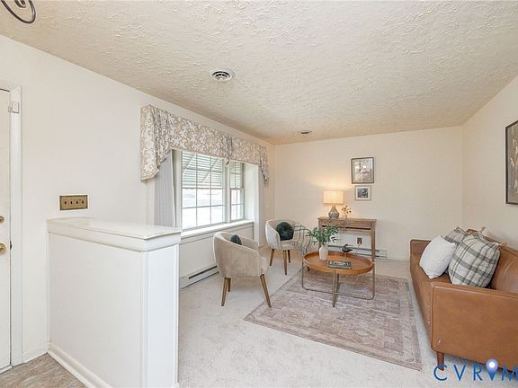 3rd image of 18 Spring Ct