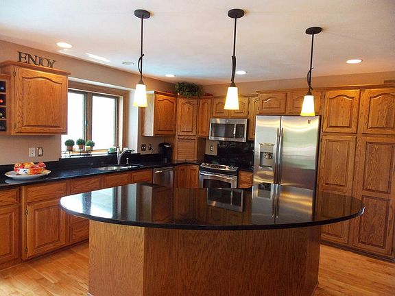 2nd image of 145 Pinnacle Dr