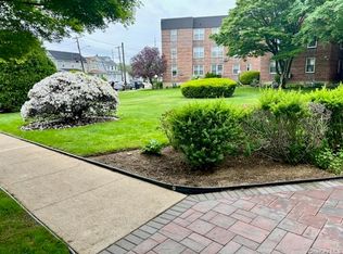 530 Dubois Avenue # 2C, Valley Stream, NY 11581