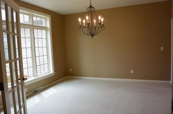 4th image of 920 Thornberry Creek Dr