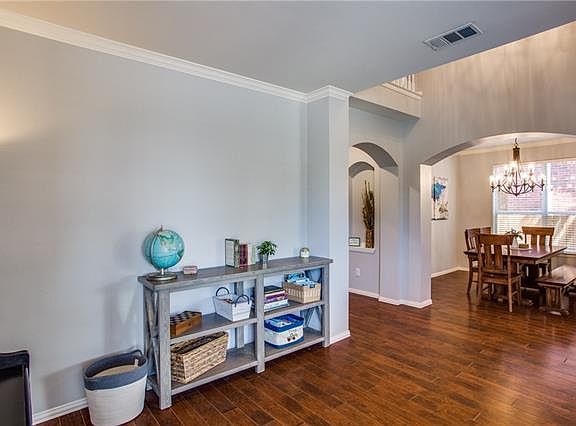 3rd image of 5913 Independence Ct