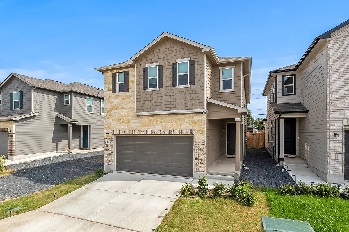 Building Photo - 10643 W Military Dr #14