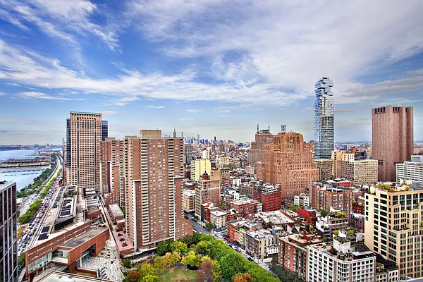 Rented by Town Residential | media 48