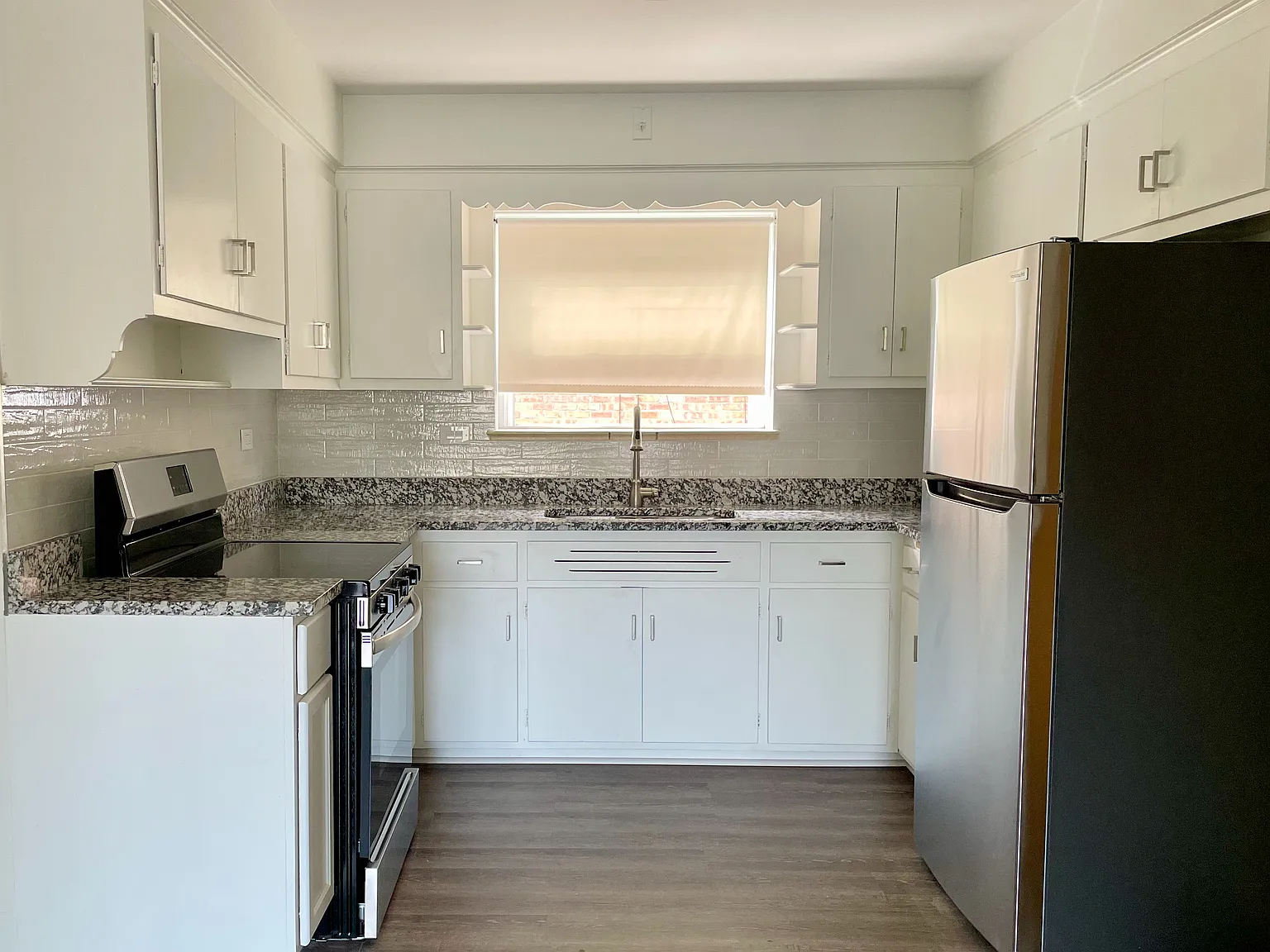 2 bed, 1000 sqft, $1,700 — Photo 4