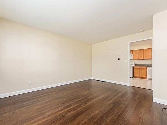 3rd image of 1443 N Star Ave