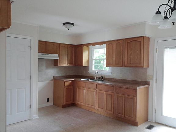 5th image of 308 Langley Dr