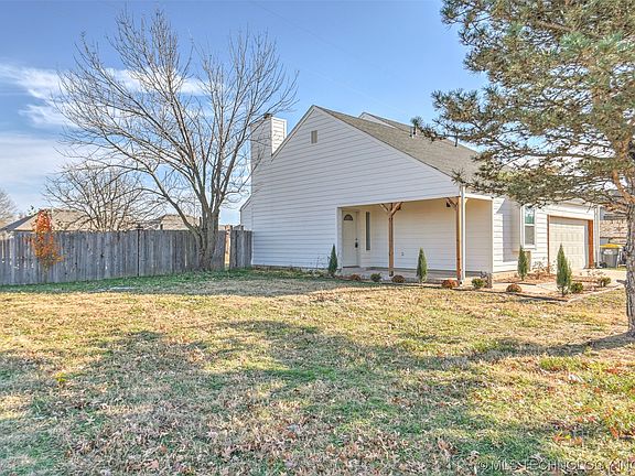 3rd image of 14149 S Poplar Pl