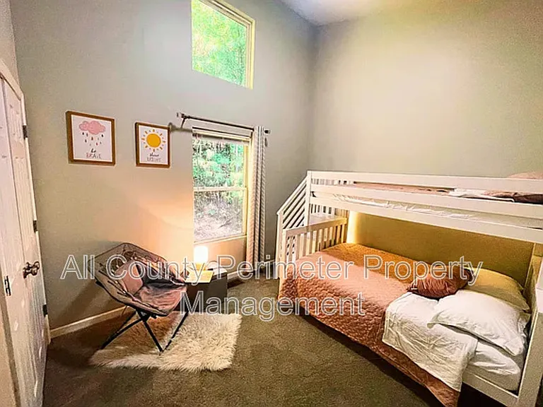 837 Forrest Cir SE — Photo 12
