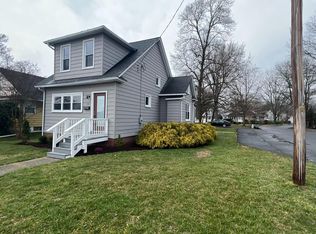 123 E Laurel Rd, Stratford, NJ 08084