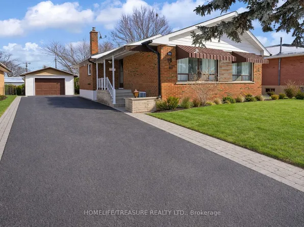 19 Brampton Rd, Toronto, ON M9R 3J3