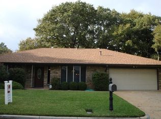 5603 Trails Edge Dr, Arlington, TX 76017