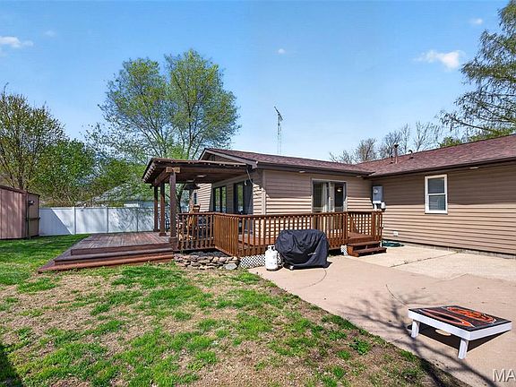 4th image of 115 Carroll Dr