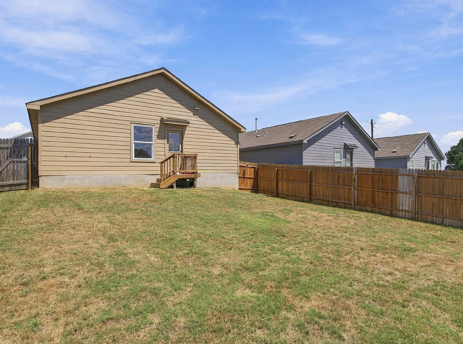 3 bed, 2.0 bath, 1266 sqft, $1,550 — Photo 3