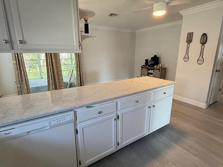 15 Saint Tropez Ct — Photo 6