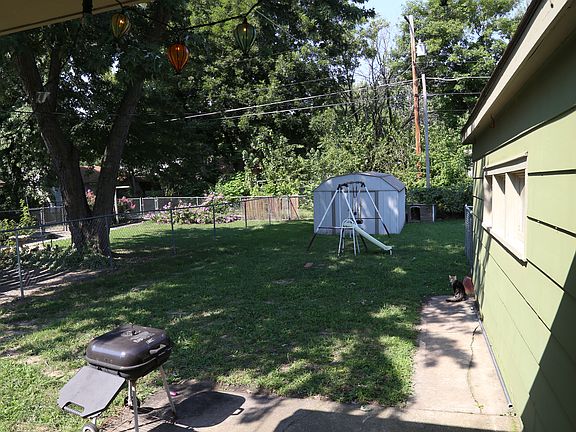 3rd image of 1025 N B St