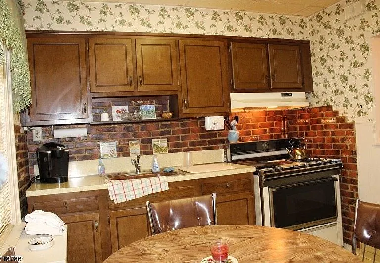 106 Hague St #2 — Photo 7
