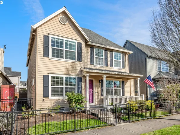 6327 NE Chestnut St, Hillsboro, OR 97124