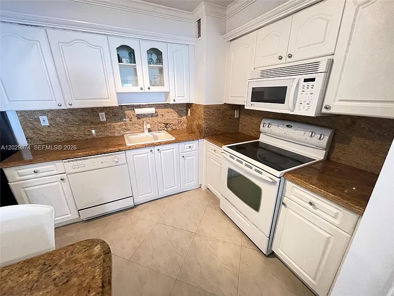 9195 Collins Ave #1001 — Photo 13