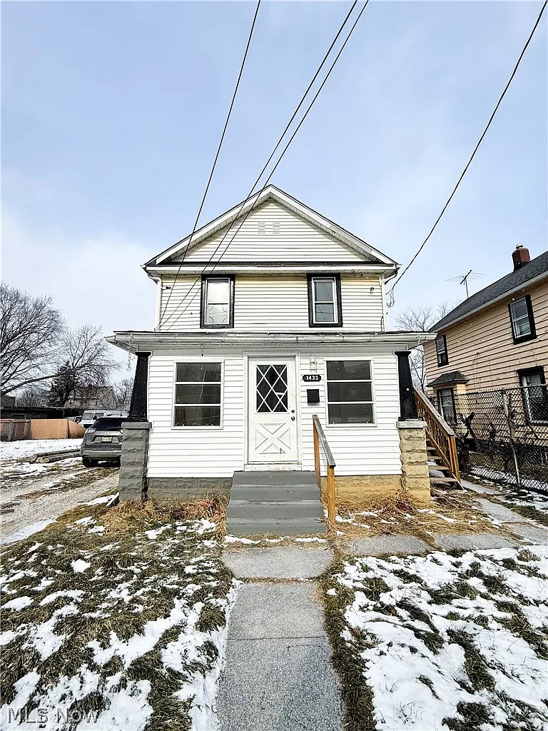 Building Photo - 1433 Kenmore Blvd #2