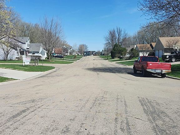 3rd image of 2045 Willowridge Pl NE
