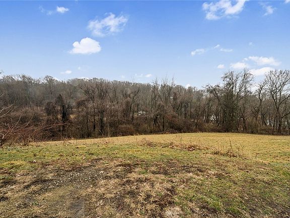 3rd image of 2651 Radebaugh Rd