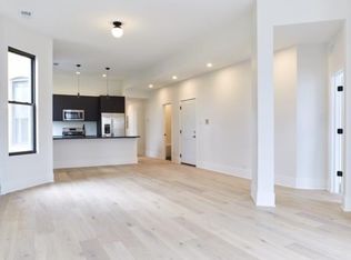 321 S Racine Ave #2S, Chicago, IL 60607