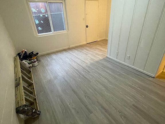 4th image of 1315 Harbor St #5