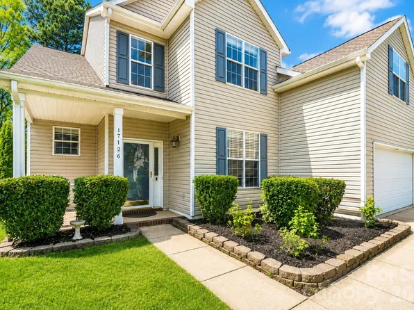 17126 Cambridge Woods Ct, Charlotte, NC 28277