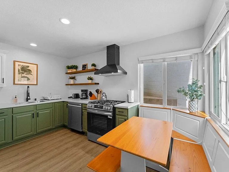 W Brookes Ave — Photo 12