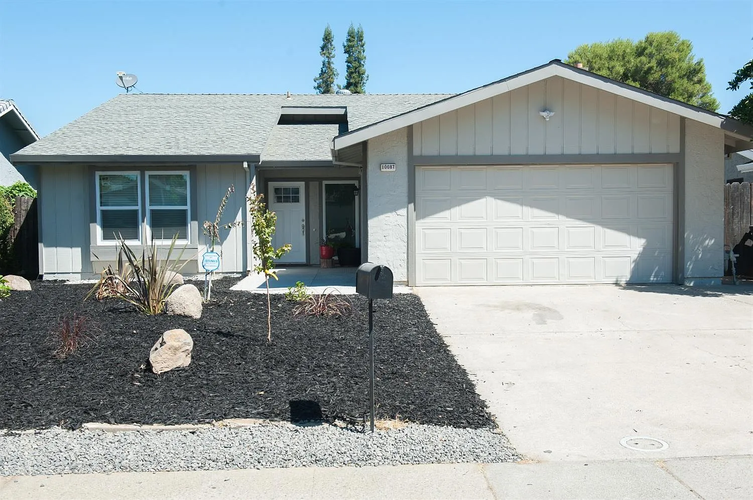 10087 Kern River Ct photo 1