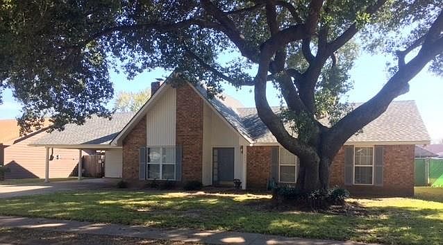 1st image of 3905 Lexington Dr