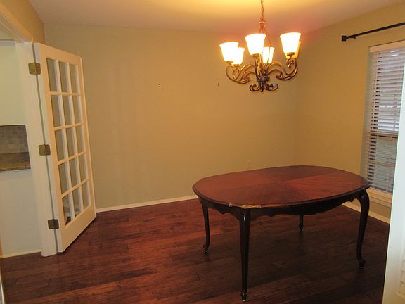 2nd image of 202 Park Village Ln