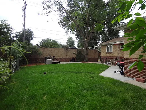 Garden Level 2 Bedroom Apartment right near D.U.