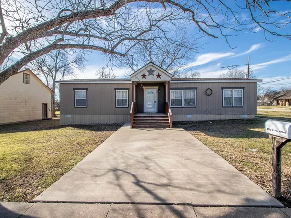 1500 W 9th St, Caldwell, TX 77836