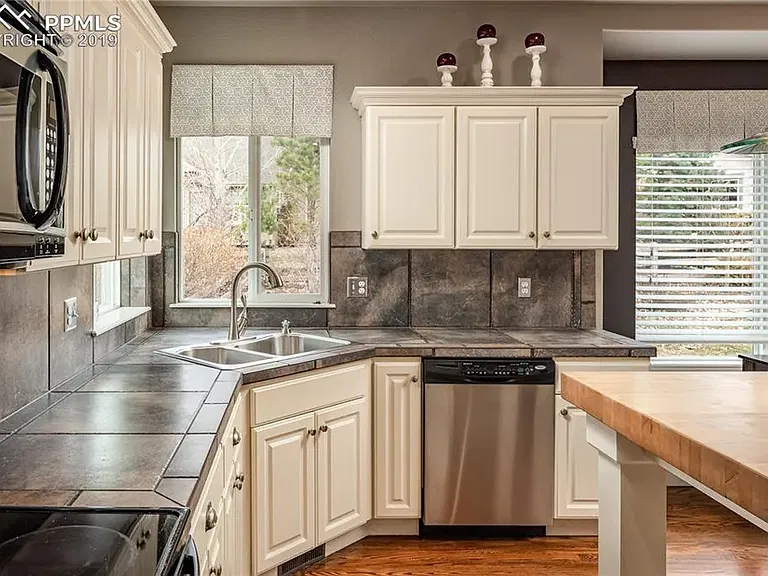 5658 Old River Dr — Photo 2