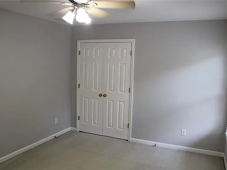 2324 Huntcrest Way — Photo 5