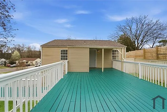 203 N Plymouth Rd NW — Photo 29
