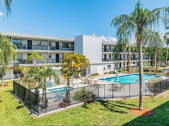 3rd image of 4050 4th St N APT 210