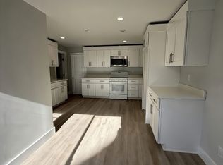 333 Main Rd #1, Tiverton, RI 02878