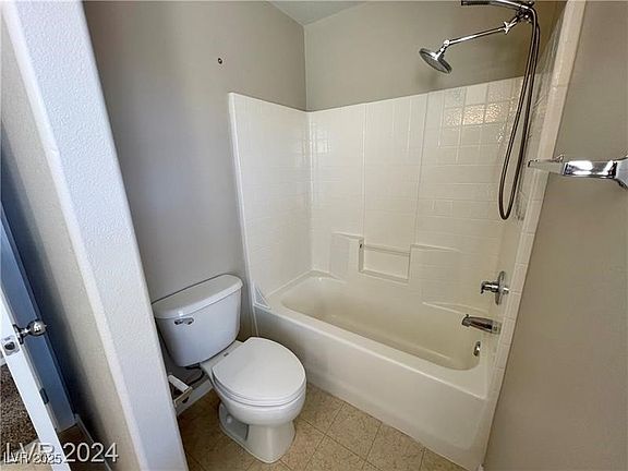 5th image of 768 La Tosca St