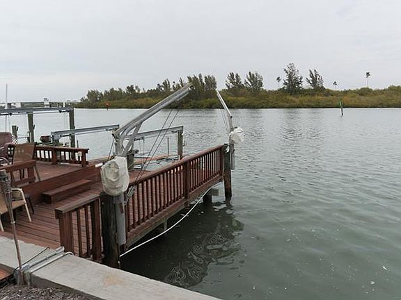 2nd image of 18523 Gulf Blvd