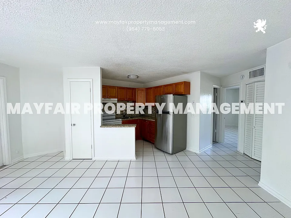 519 W Kalmia Dr #8