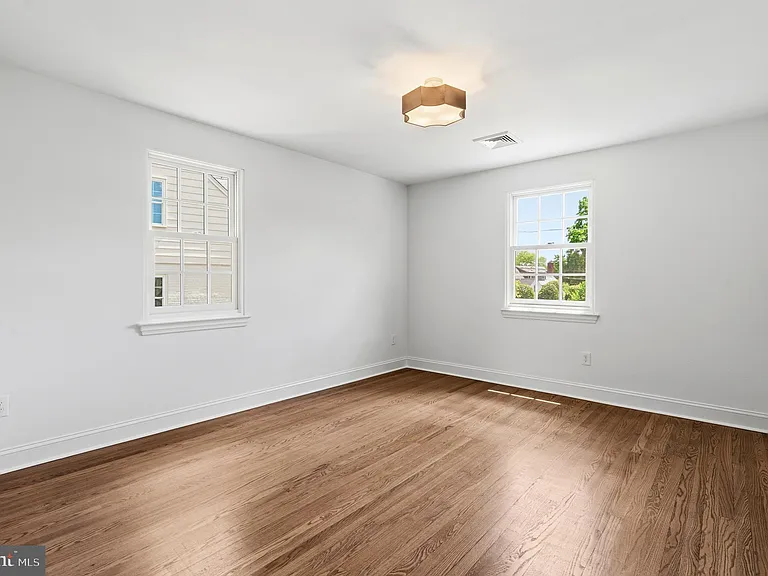 5605 Wood Way — Photo 10