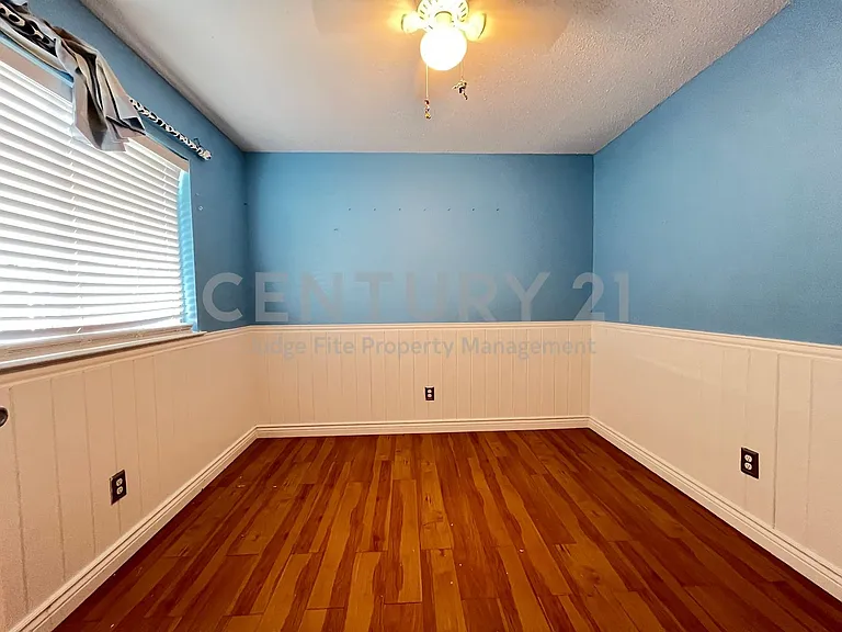 631 Stagecoach Dr — Photo 13