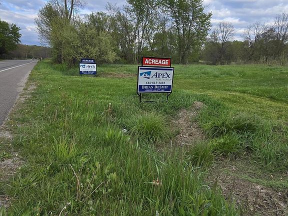2nd image of 683 Marsh Rd