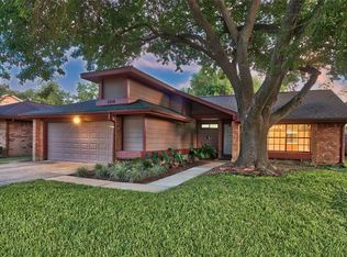 3010 The Highlands Dr, Sugar Land, TX 77478