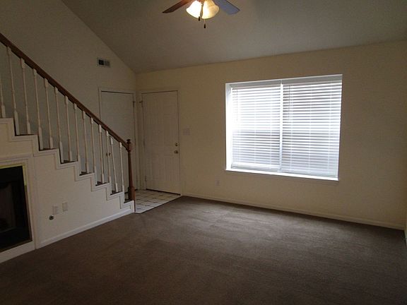 2nd image of 3526-3528 Prescott Dr