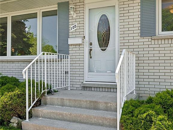 3rd image of 105 Silverspring Cres
