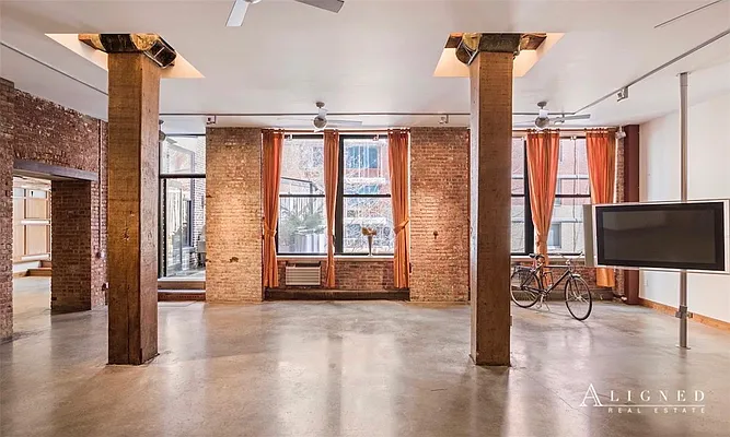 Sold by Isaacs Ganz Real Estate | media 26