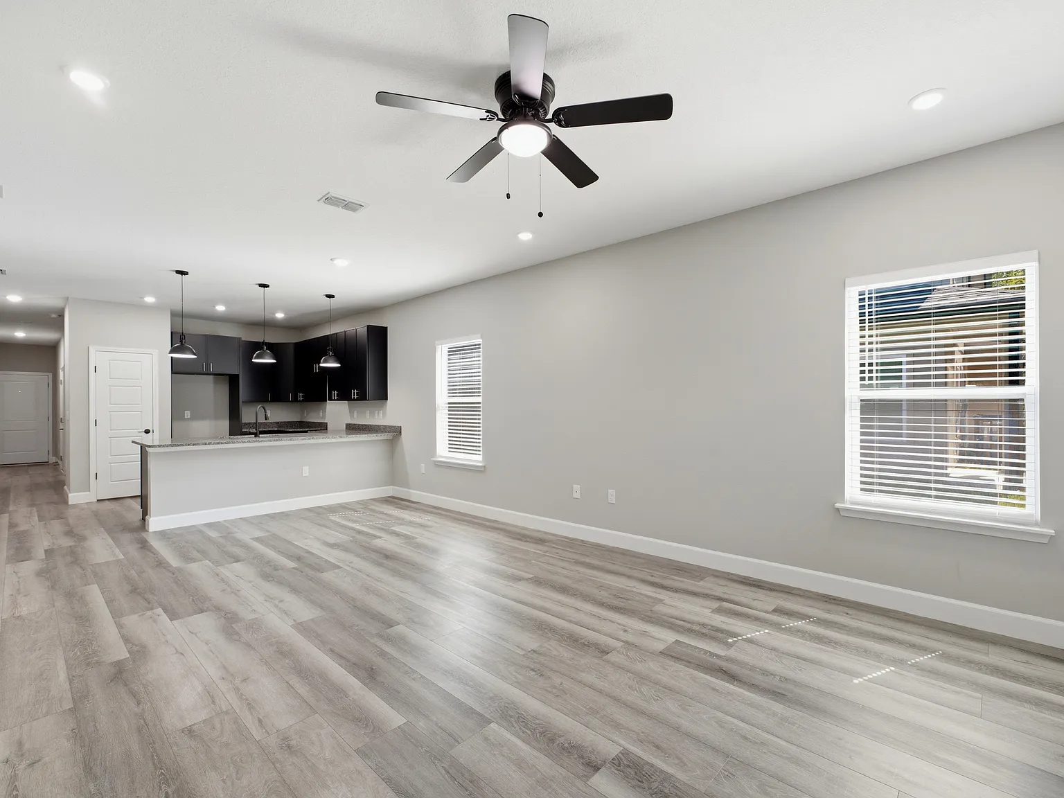 3 bed, 2.5 bath, 1558 sqft, $1,750 — Photo 4